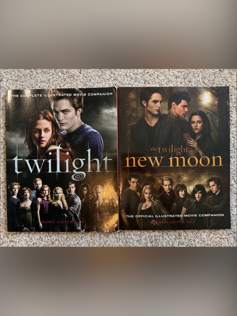 Twilight & New Moon Illustrated Movie Companion Set - Black Covers